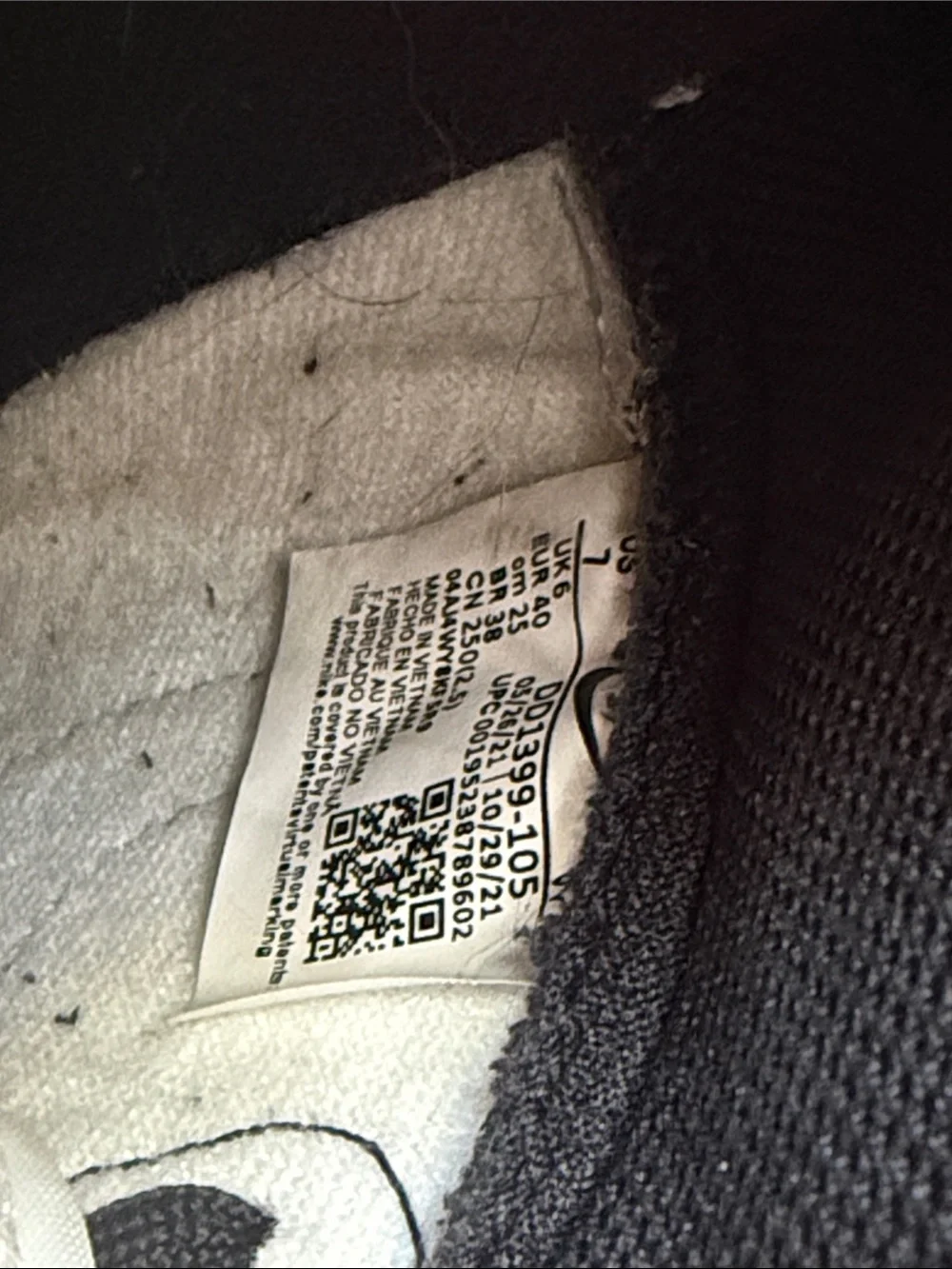 Nike Men's Black and White High-Top Athletic Shoes